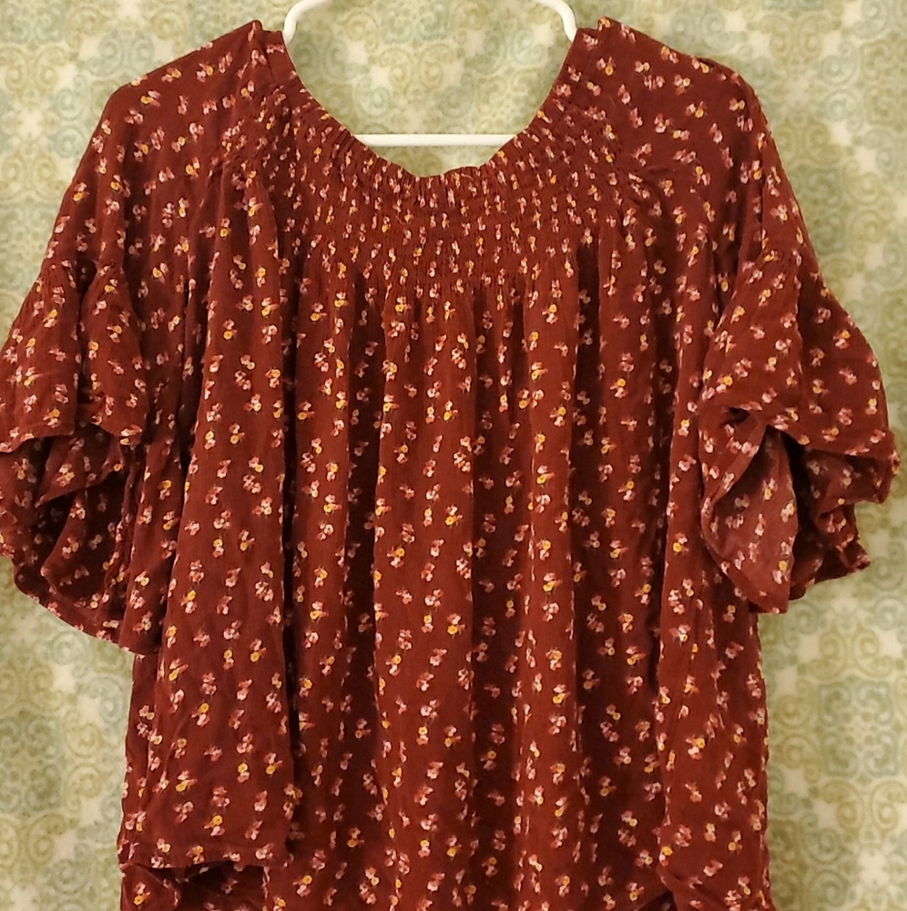 Red flower top